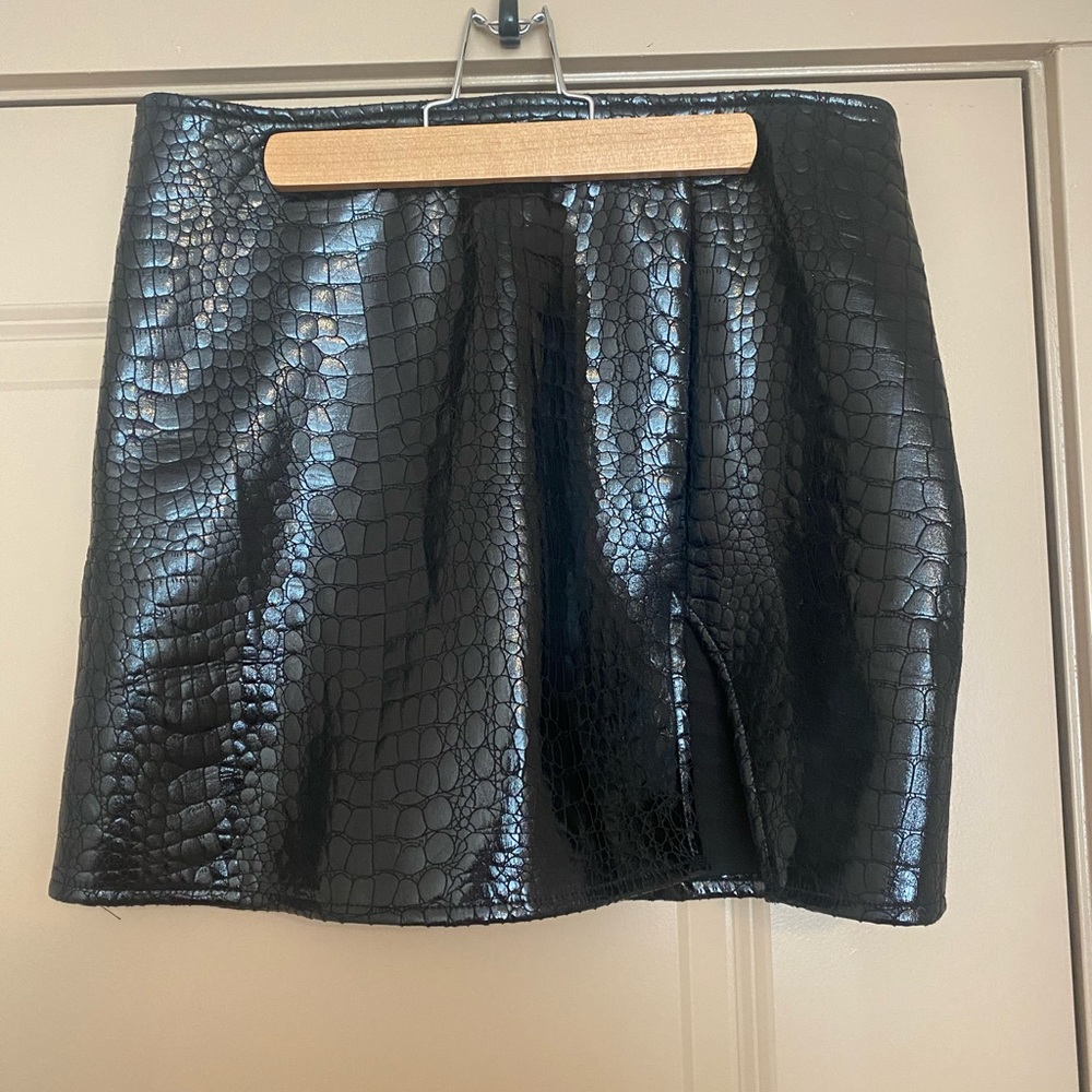 Faux alligator mini skirt